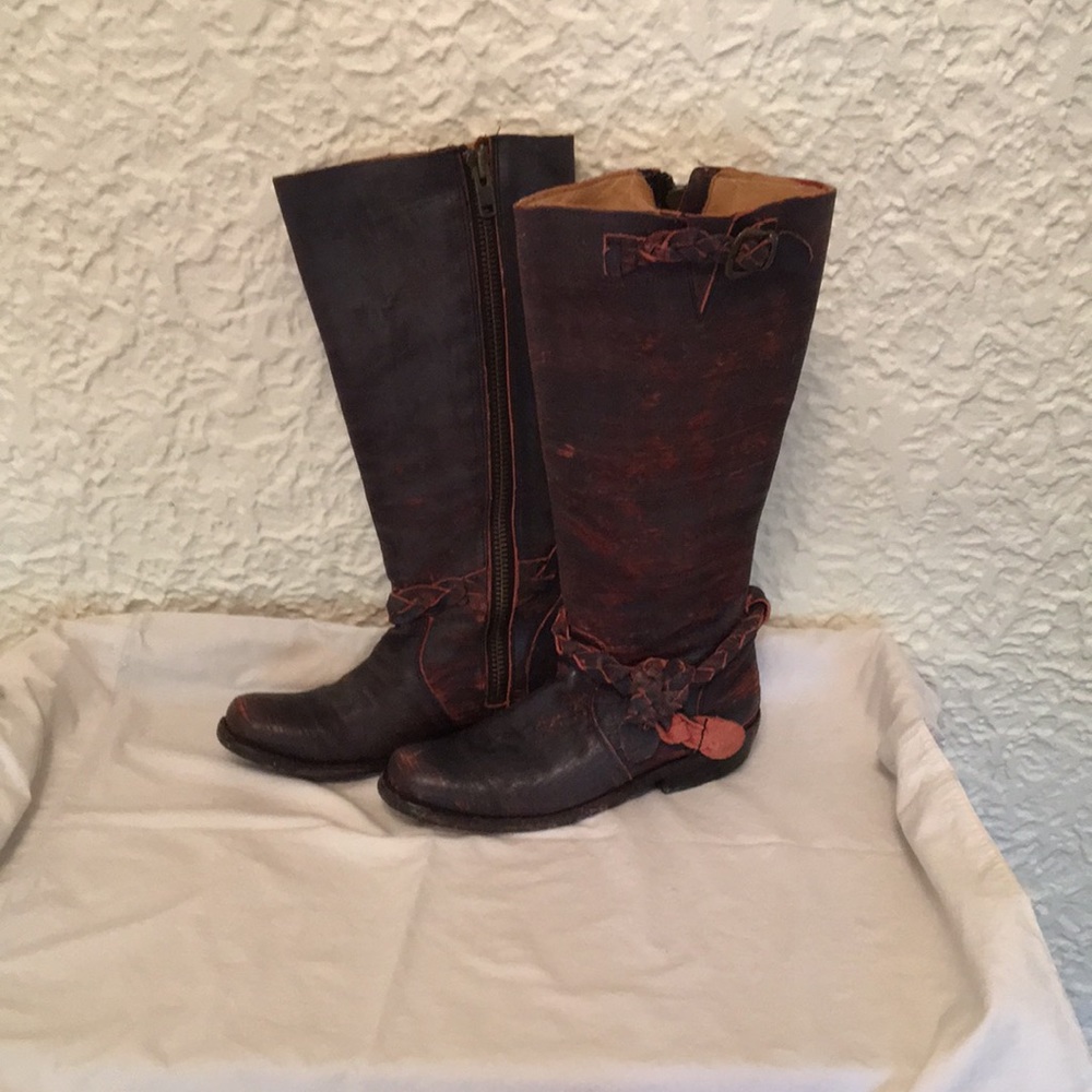 Gorgeous hand made Bed Stu boots